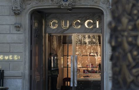 marketing strategy of gucci|guccis business strategy outside perspective.